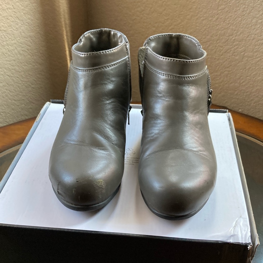 Chic Gray Ankle Boots